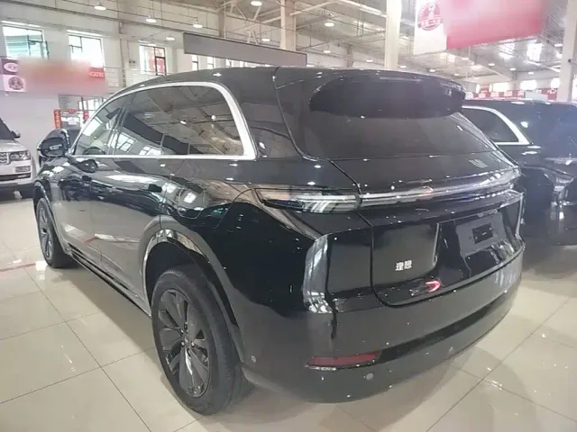 Li Auto L7 — Фото автомобиля 4