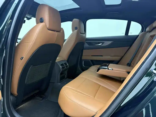 Jaguar XEL — Фото автомобиля 20