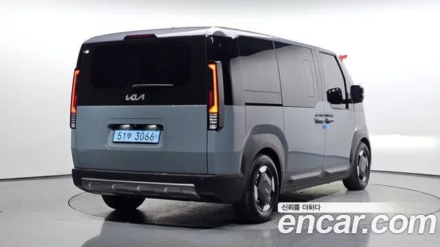 Kia PV5 — Фото автомобиля 2