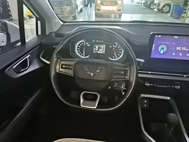 Wuling Jiachen — Фото автомобиля 10