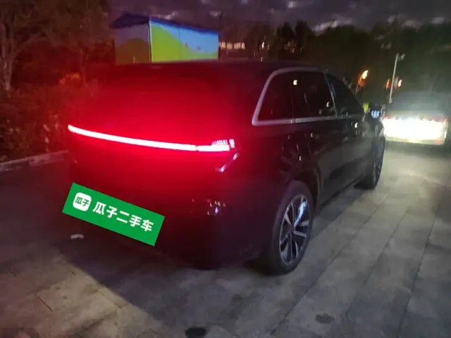 Li Auto L6 — Фото автомобиля 6