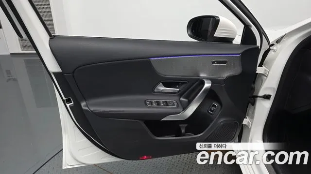 Mercedes-Benz A-Class — Фото автомобиля 24