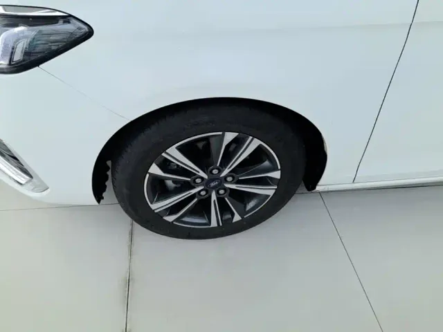 Ford Escort — Фото автомобиля 22