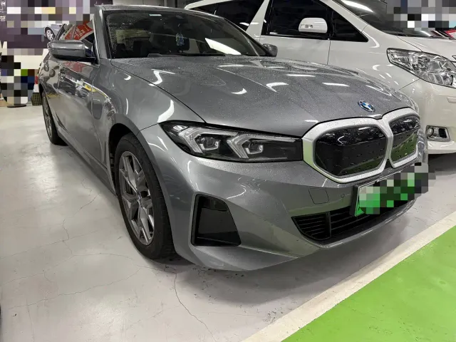 BMW BMW i3 2022 eDrive 35 L — Фото автомобиля 3