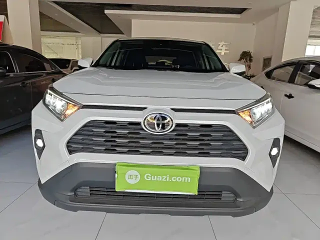 Toyota RAV4 — Фото автомобиля 2