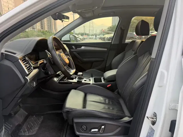 Audi Q5L — Фото автомобиля 4