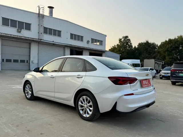 Chevrolet Monza — Фото автомобиля 5