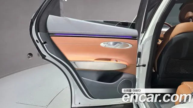 Genesis GV70 2.5T Бензин 2WD — Фото автомобиля 22