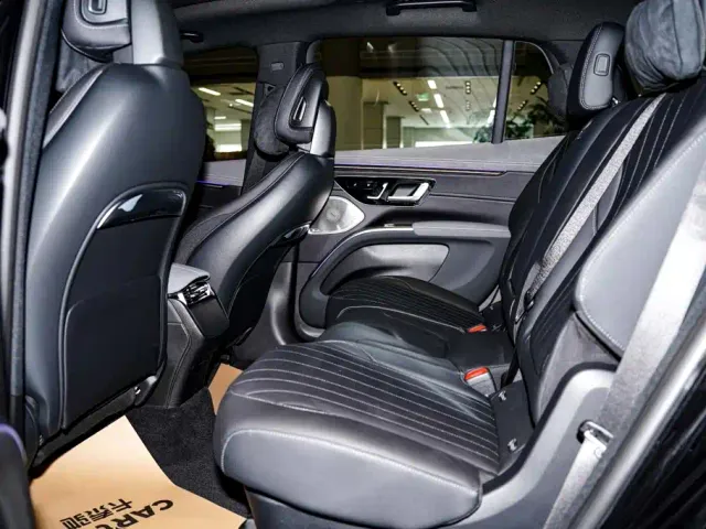 Mercedes-Benz EQS SUV — Фото автомобиля 19