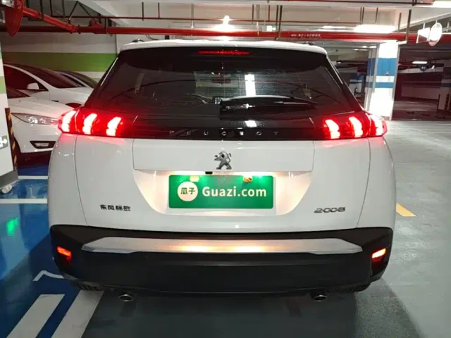 Peugeot 2008 — Фото автомобиля 5