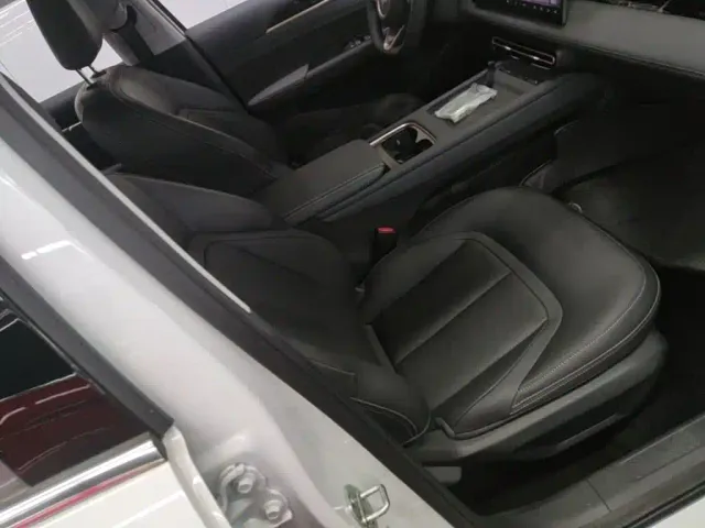 Wuling Starlight — Фото автомобиля 24