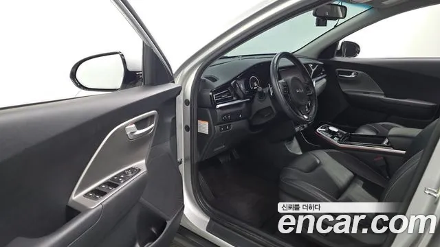 Kia Niro Niro Plus Air — Фото автомобиля 11