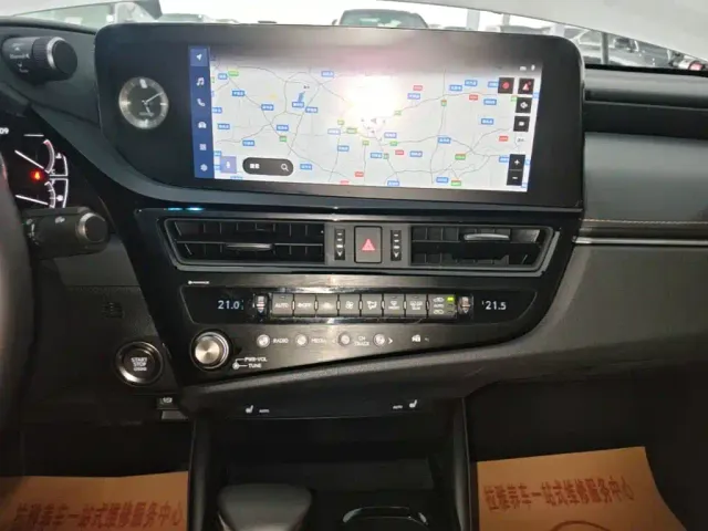 Lexus ES — Фото автомобиля 12