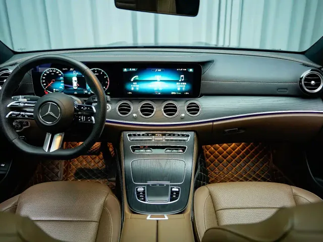 Mercedes-Benz E-Class — Фото автомобиля 6