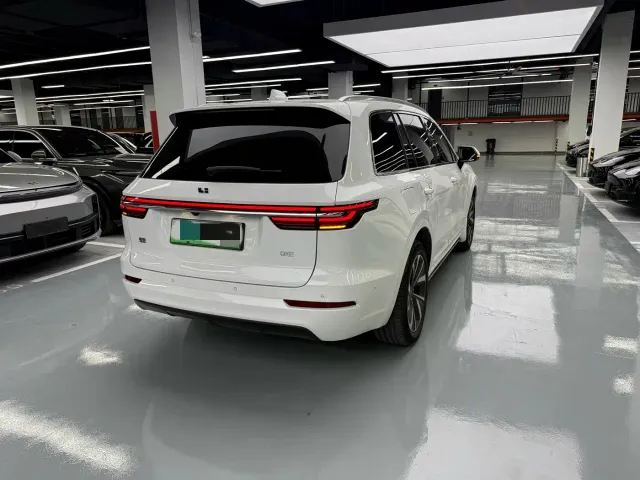 Li Auto ONE — Фото автомобиля 13
