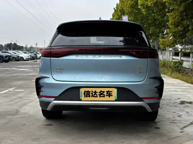 BYD Tang — Фото автомобиля 9
