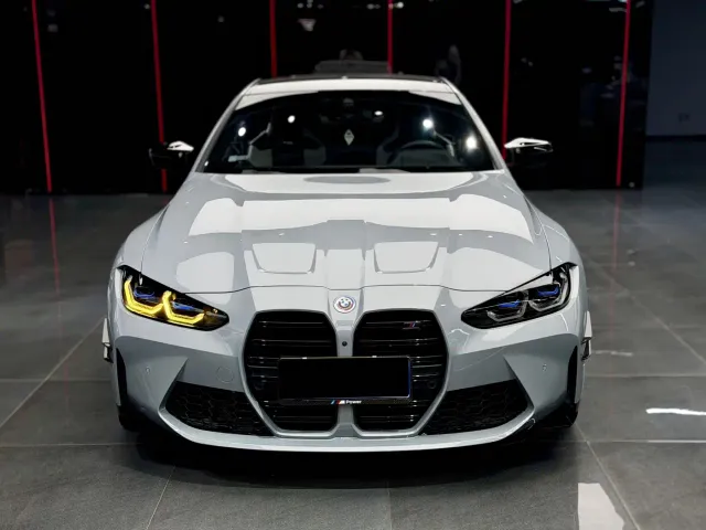 BMW M4 — Фото автомобиля 3
