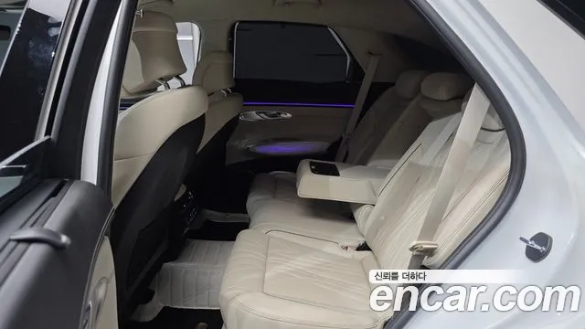 Genesis GV70 — Фото автомобиля 11
