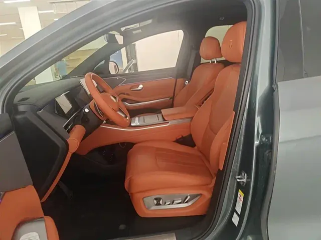 BYD Tang L — Фото автомобиля 14