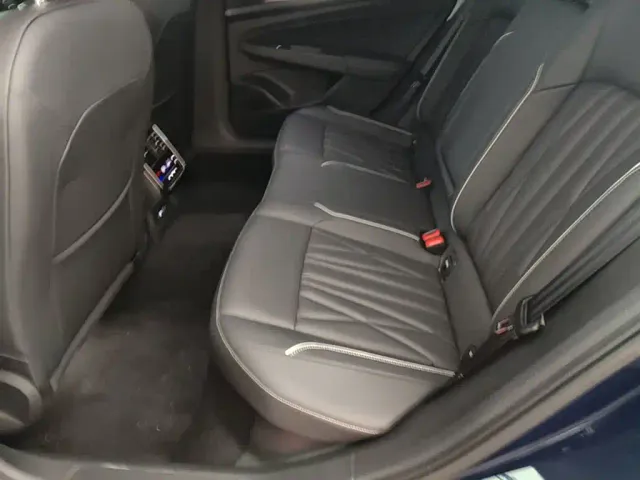 Volkswagen Passat — Фото автомобиля 16