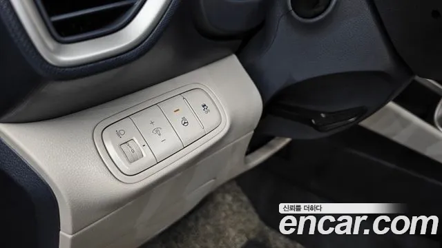Hyundai Venue — Фото автомобиля 25
