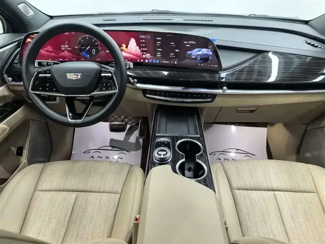 Cadillac XT5 — Фото автомобиля 14