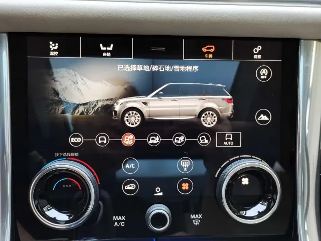 Land Rover Range Rover Sport — Фото автомобиля 11