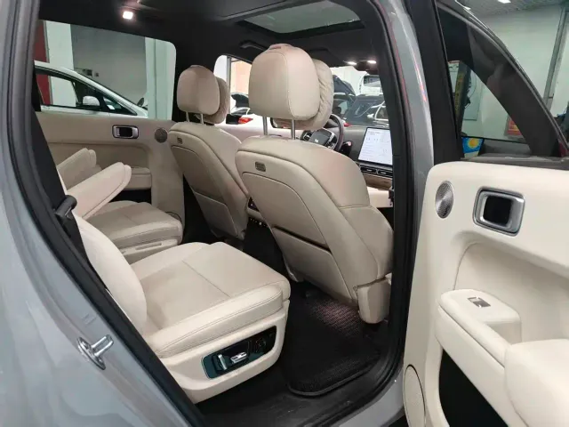 Li Auto L9 — Фото автомобиля 5