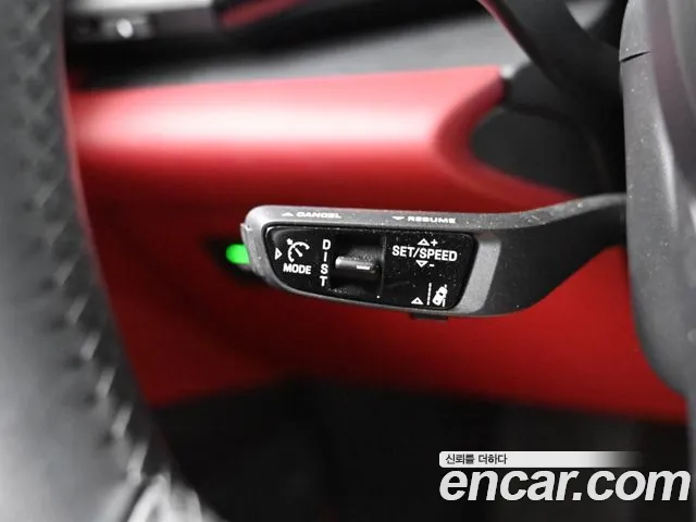 Porsche Macan Electric — Фото автомобиля 18