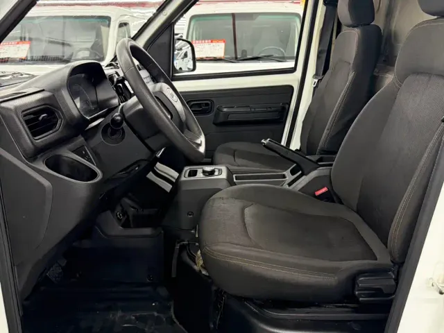 JAC Motors Blue Cat — Фото автомобиля 12