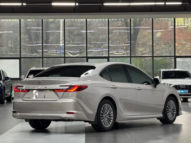 Toyota Camry — Фото автомобиля 7