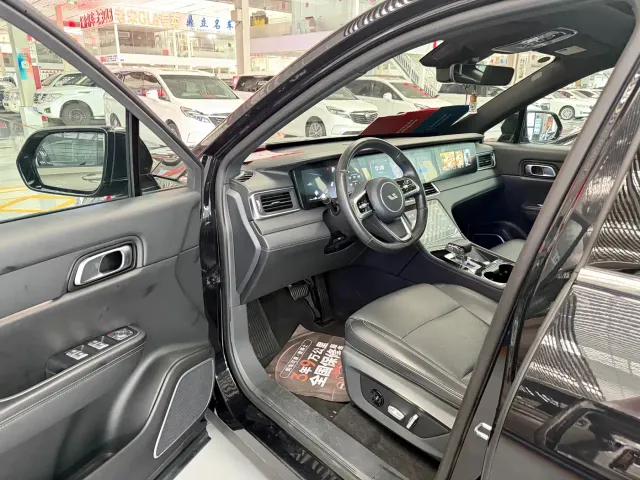 Li Auto ONE — Фото автомобиля 4