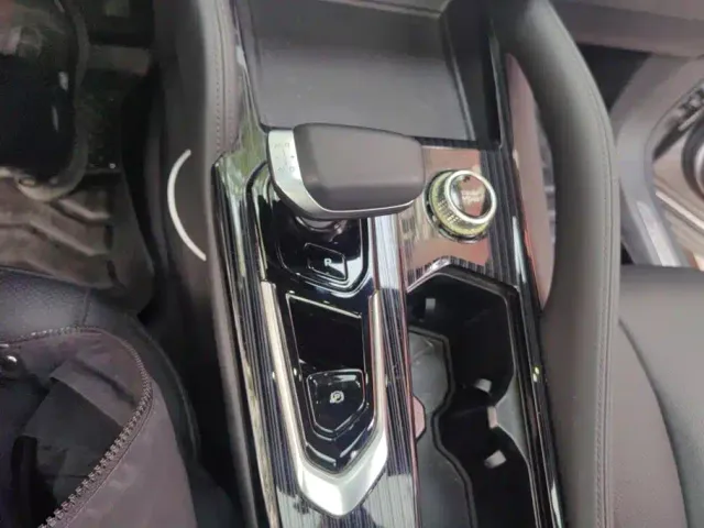Geely Xingyue L — Фото автомобиля 16