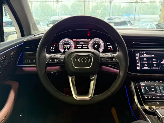 Audi Q7 — Фото автомобиля 13