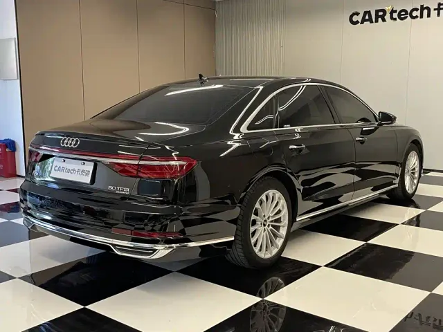 Audi A8 — Фото автомобиля 5