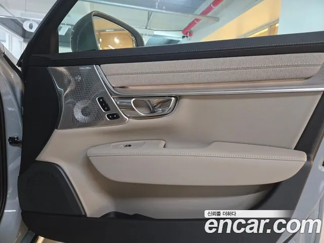 Volvo S90 — Фото автомобиля 10