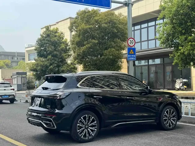 Hongqi HS5 — Фото автомобиля 8