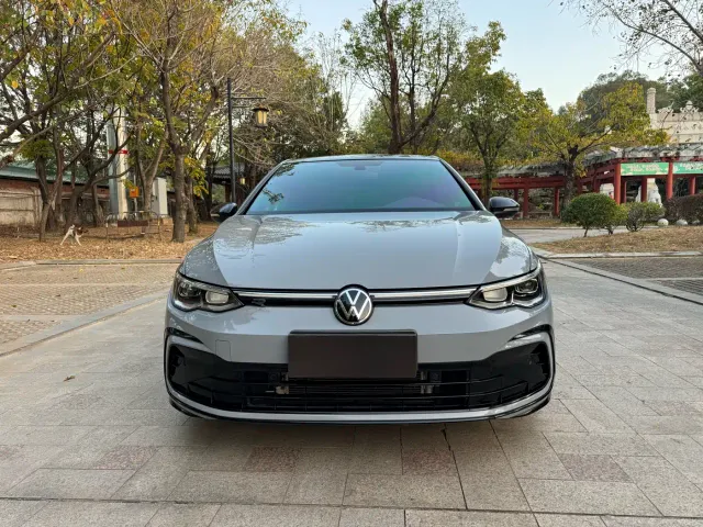 Volkswagen Golf — Фото автомобиля 2