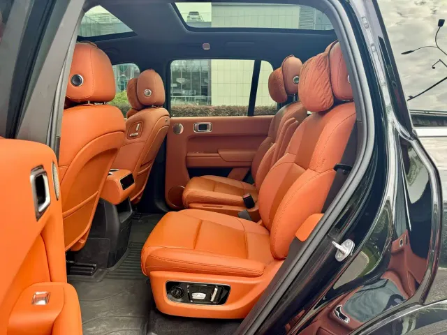 Li Auto L8 — Фото автомобиля 6