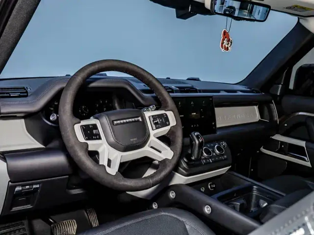 Land Rover Defender — Фото автомобиля 23