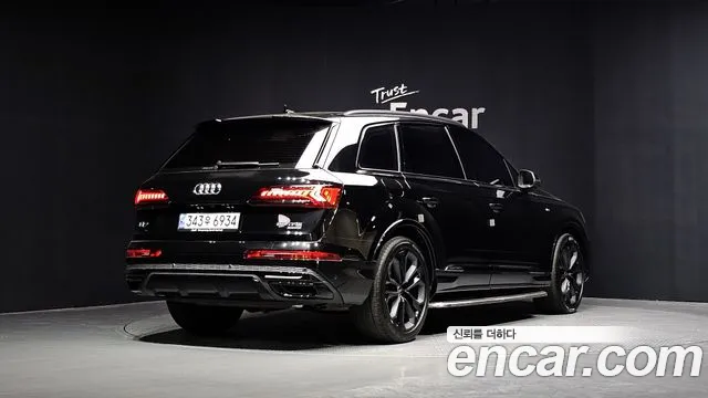 Audi Q7 55 TFSI quattro Premium — Фото автомобиля 2
