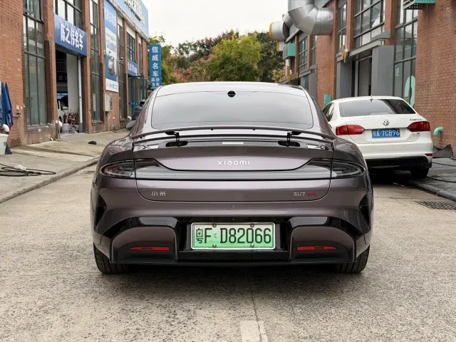 Xiaomi SU7 — Фото автомобиля 16