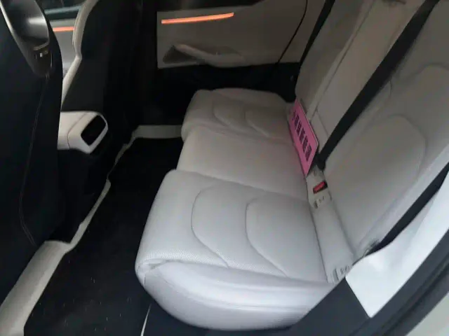 Xiaomi SU7 — Фото автомобиля 8