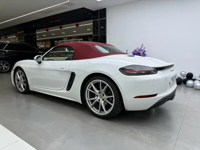 Porsche 718 — Фото автомобиля 9