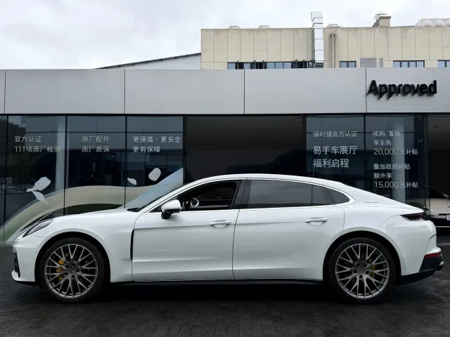 Porsche Panamera — Фото автомобиля 3