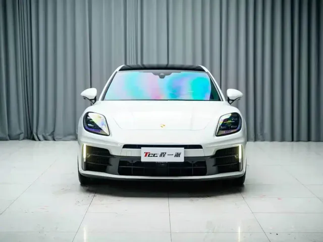Porsche Panamera — Фото автомобиля 3