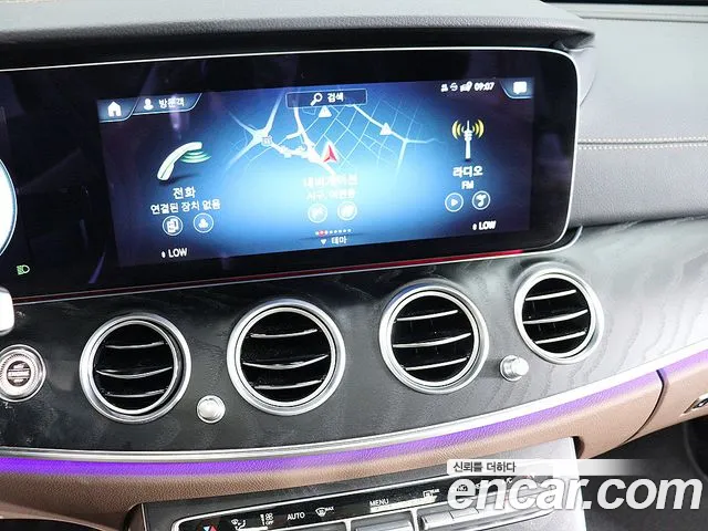 Mercedes-Benz E-Class — Фото автомобиля 8
