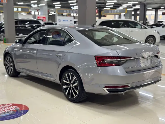 Skoda Superb — Фото автомобиля 8