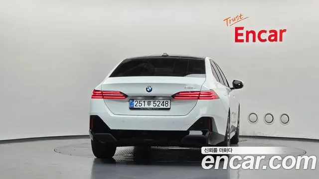 BMW 5 Series G60 — Фото автомобиля 4