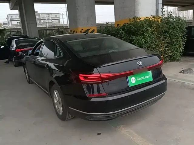 Volkswagen Passat — Фото автомобиля 4